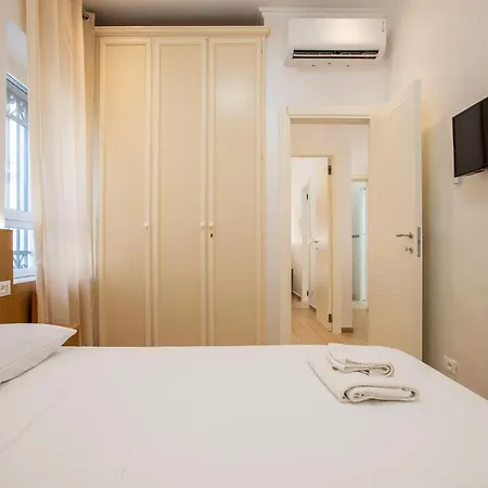 Marconi Design - 4 Fermate Dal Colosseo 3*