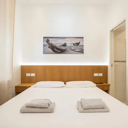 Πανσιόν Marconi Design - 4 Fermate Dal Colosseo 3*